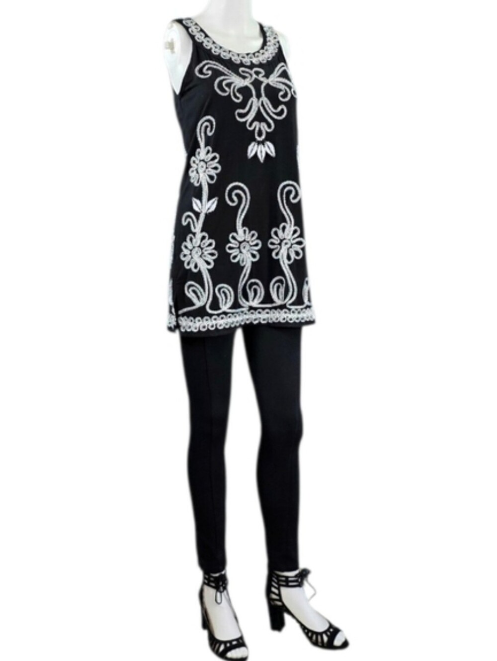 Lauren Michelle Vintage Black And White Whimsical Long Top Or Mini-Dress - Picture 8 of 10